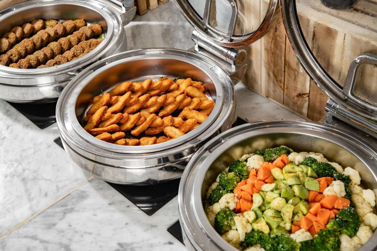 Park Inn By Radisson Makkah Aziziyah Мекка Экстерьер фото Buffet at a hotel
