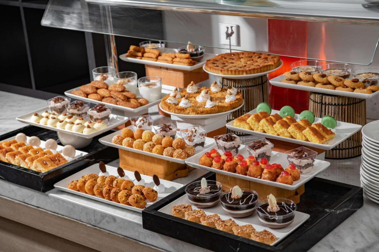 Park Inn By Radisson Makkah Aziziyah Мекка Экстерьер фото A buffet at a luxury hotel