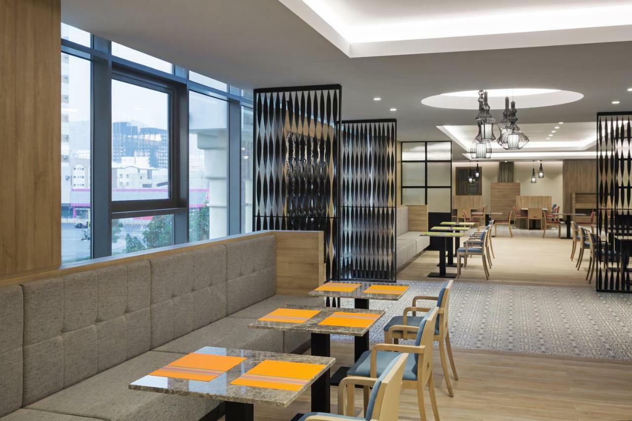 Park Inn By Radisson Makkah Aziziyah Мекка Экстерьер фото Interior of the hotel