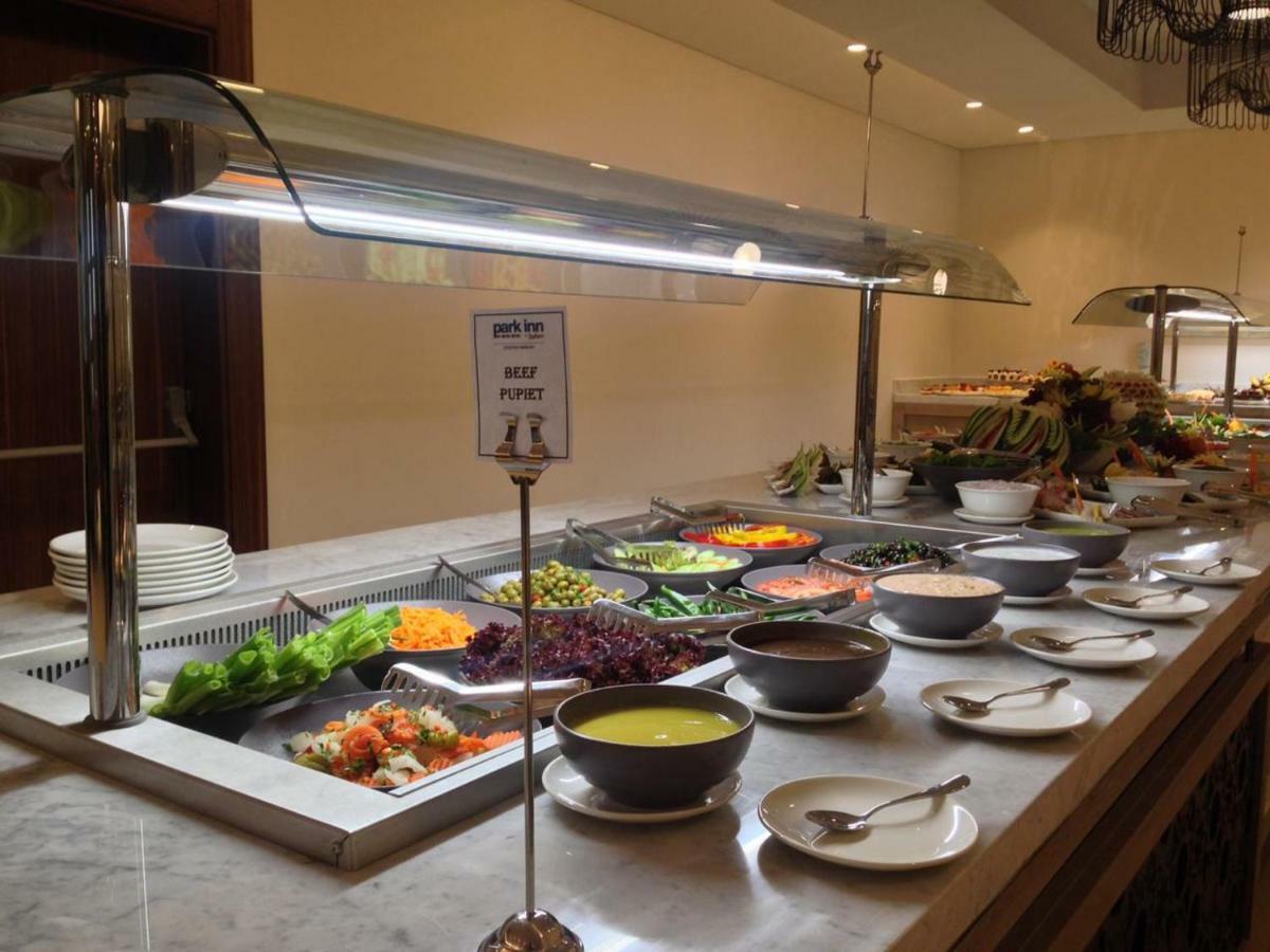 Park Inn By Radisson Makkah Aziziyah Мекка Экстерьер фото Buffet at a luxury hotel